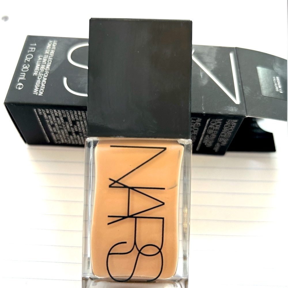 NARS Light Reflecting Foundation - Shade is Medium 1.5